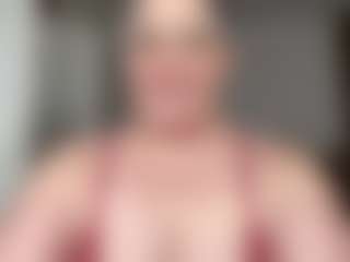 Live cam show with GoddessKing Adriane - Smoking on Dolls Live