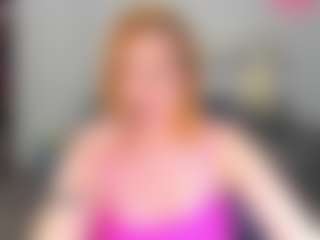 Live cam show with EmilyMidlton - Thong on PervPlay.com