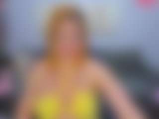 Live cam show with EmilyMidlton - Thong on CamwithHer