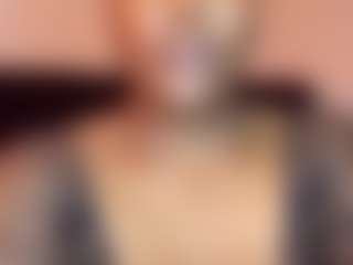 Live cam show with Velvetclaire - Granny on madthumbs