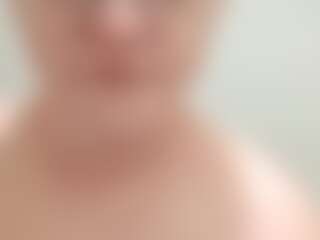 TnKyGurl47's Live Sex Cam Show
