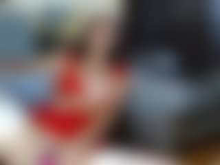 Live cam show with LindaErnestine - Living Room on SmokeAndPoke