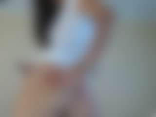 LindaErnestine MILF webcam performer live streaming