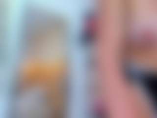 Live cam show with CATIAJONES - Thong on Gym Cam Girls