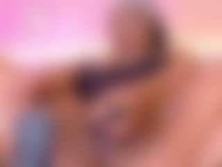 esmeralda-bigbotty's Live Sex Cam Show