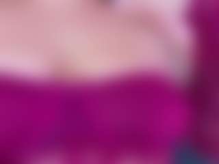 Live cam show with AgathaLynx - Riding on PervPlay.com