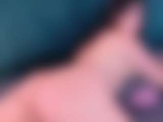 Live cam show with AgathaLynx - Riding on Camsoda