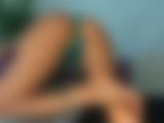 Live cam show with Hellen-Sky - Camel Toe on SpunkLive