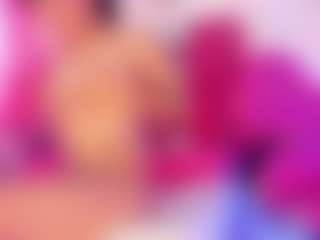 Live cam show with MarleyLuna - Brown Eyes on livesuperchat.net