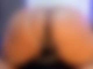 Live cam show with Camille Bennet - Wild on Hubzter Live