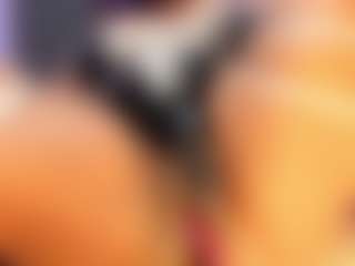 Live cam show with Camille Bennet - Badbitch on Camsoda