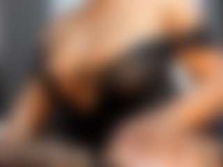 Live cam show with Camille Bennet - Solo on liverealitysex.com