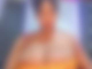 Live cam show with Camille Bennet - Oil on SxyPornLive