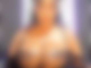 Live cam show with Camille Bennet - Wild on Hubzter Live