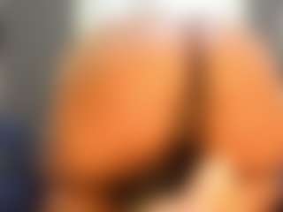 Live cam show with Camille Bennet - Machine on madthumbs