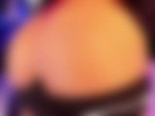 Live cam show with Yoiku - Average on Camsoda