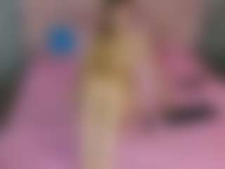Live cam show with Akilla-Queen - Young Adult on friskycurves.com