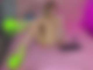Live cam show with Akilla-Queen - Fuck on StripNow