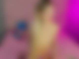 Akilla-Queen's Live Sex Cam Show