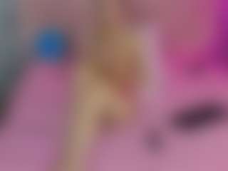 Akilla-Queen's Live Sex Cam Show