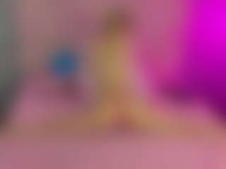 Akilla-Queen's Live Sex Cam Show