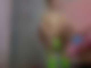 Live cam show with Akilla-Queen - Blonde Hair on hrnylive.com