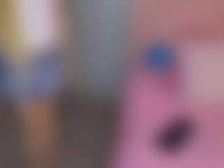Live cam show with Akilla-Queen - Skinny on fapnchat