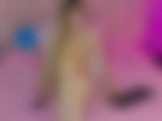 Live cam show with Akilla-Queen - Fuck on Camsoda