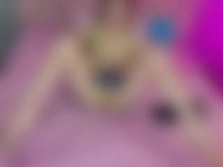 Live cam show with Akilla-Queen - Skinny on Camsoda