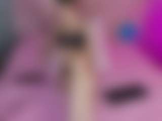 Live cam show with Akilla-Queen - Blonde Hair Small Tits on Dolls Live