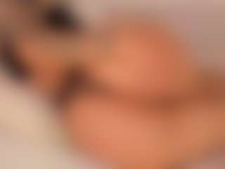 Live cam show with KiimLee - Toes on Camsoda