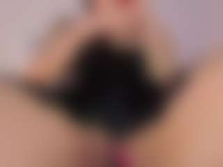 Live cam show with KiimLee - Fingers on live18s.com