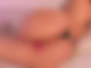 Live cam show with KiimLee - Public Curvy on Camsoda
