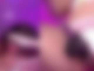 Live cam show with PetiteSofia - Middle Aged on Camsoda