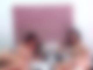 Tiffanyy-19's Live Sex Cam Show
