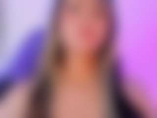 liaa-18's Live Sex Cam Show