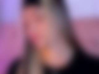 liaa-18's Live Sex Cam Show