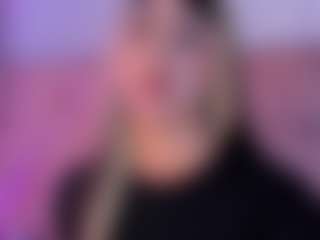 liaa-18's Live Sex Cam Show