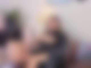 Live cam show with Sky - Submissive on realtime-chat