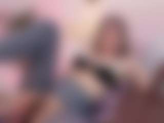 Live cam show with Sky - Teen (18+) on AdultVida.com