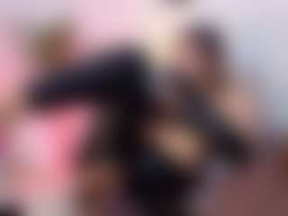 Live cam show with Sky - Submissive on AdultVida.com