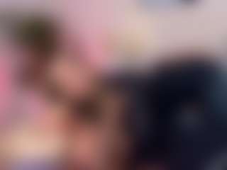 Live cam show with Sky - Living Room on Hubzter Live