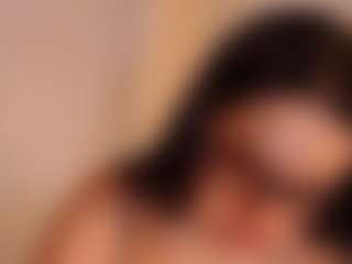 Live cam show with Megan-B - Flashing on eurowanks.com
