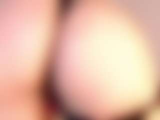 Megan-B MILF webcam performer live streaming