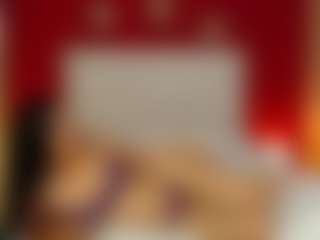 Live cam show with Mia-coluccii - Lesbian on googirlz