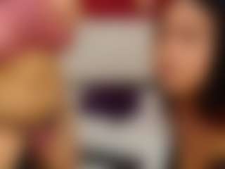 Live cam show with Mia-coluccii - Sex on Uber Horny