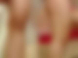 Live cam show with Mia-coluccii - Sex on StripNow