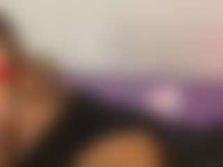 Live cam show with Rubi Vixxen - Bikini on ObeyMaria