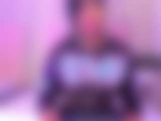 Live cam show with SilvanaCapelli - Brown Eyes on SmokeAndPoke