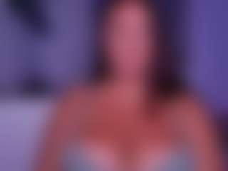Live cam show with SophieRay - Plussize on SxyPornLive